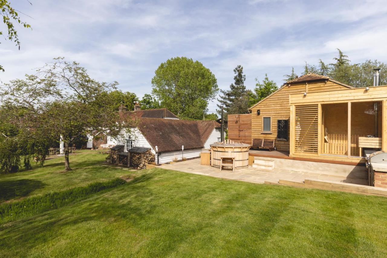 Cosy Cottage With Beautiful Garden, Hottub & Sauna Marden  Exterior foto