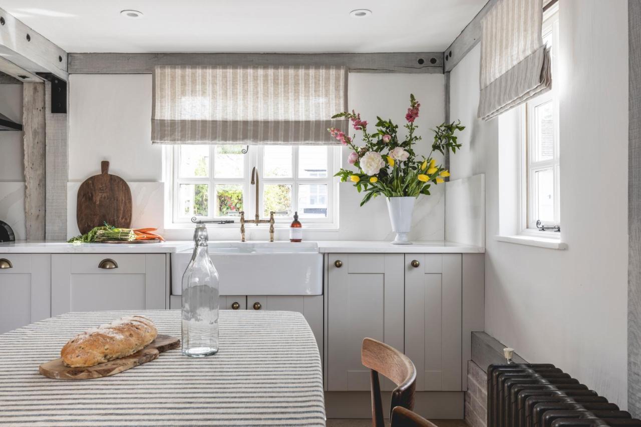 Cosy Cottage With Beautiful Garden, Hottub & Sauna Marden  Exterior foto